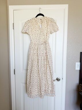 Neuflora Fall River Women's Cream Floral Midi Wrap Dress size Small NWT